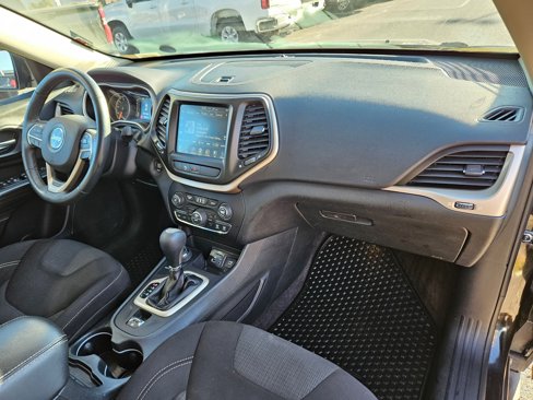 Used 2016 Jeep Cherokee Latitude w/ Comfort/Convenience Group image 33