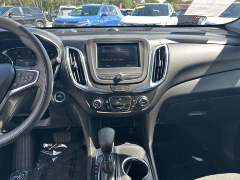 Used 2023 Chevrolet Equinox LT image 3