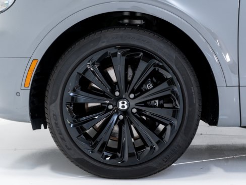 Certified 2024 Bentley Bentayga Extended Wheelbase image 42