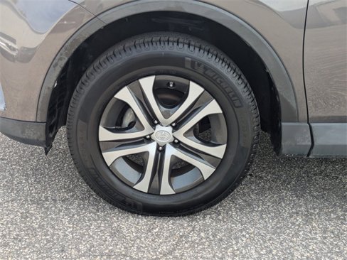 Used 2017 Toyota RAV4 LE image 10