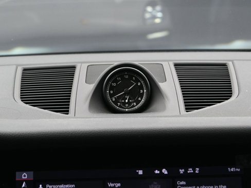 Used 2025 Porsche Macan image 24