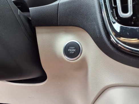 Certified 2023 Volvo XC40 B5 Plus w/ Driver Assist Package image 25