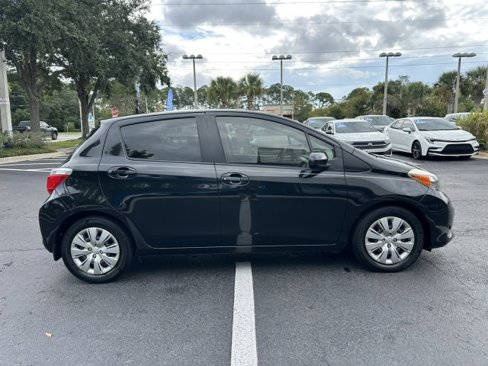 Used 2012 Toyota Yaris L image 8