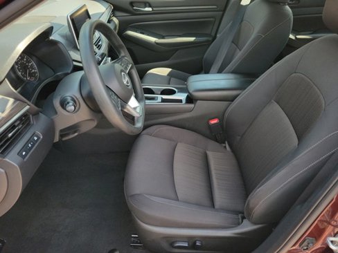 Used 2024 Nissan Altima 2.5 SV image 5