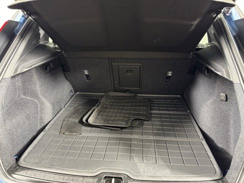 Certified 2023 Volvo XC40 Recharge Ultimate w/ Protection Package Premier image 9