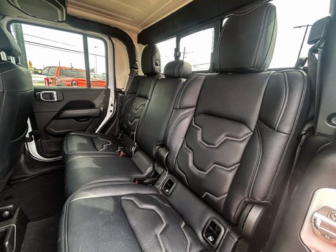 Used 2022 Jeep Gladiator Overland w/ Cold Weather Group image 24