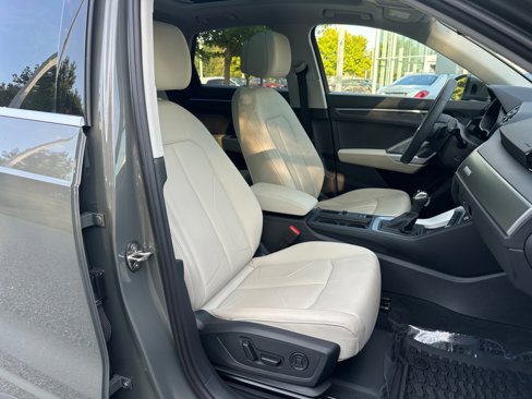 Certified 2025 Audi Q3 2.0T Premium Plus image 28