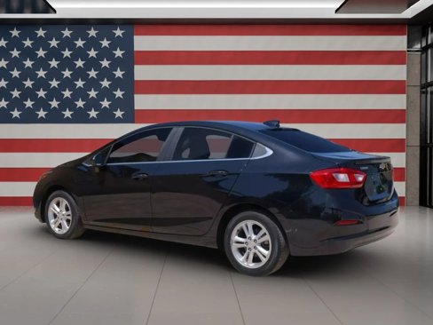 Used 2017 Chevrolet Cruze LT w/ Convenience Package image 4