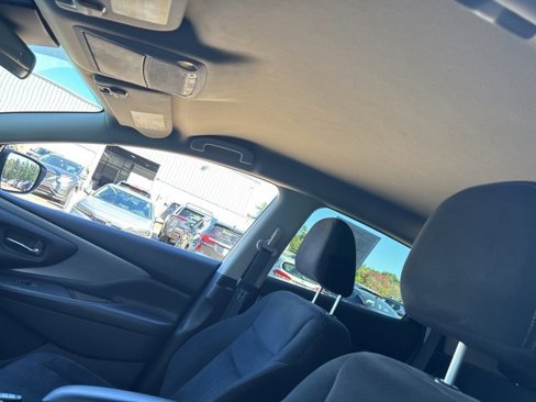 Used 2021 Nissan Murano S image 11