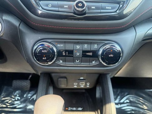 Used 2022 Chevrolet TrailBlazer RS w/ Sun and Liftgate Package image 20