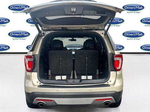Used 2017 Ford Explorer XLT w/ Equipment Group 202A image 29