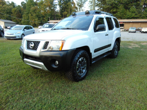 Used 2015 Nissan Xterra PRO-4X w/ Pro-4x Leather Package image 2