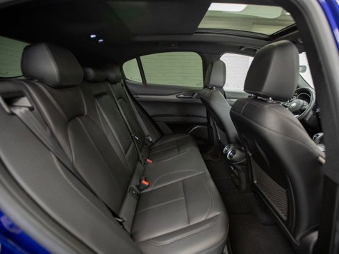Used 2022 Alfa Romeo Stelvio Ti image 30