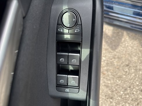 Used 2025 MAZDA MAZDA3 s image 9