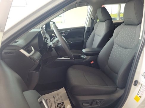Used 2024 Toyota RAV4 XLE image 9