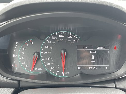 Used 2022 Chevrolet Trax LT w/ Sport Edition image 36