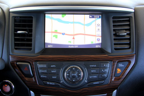 Used 2017 Nissan Pathfinder Platinum image 15