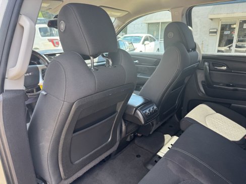 Used 2014 GMC Acadia SLE image 16