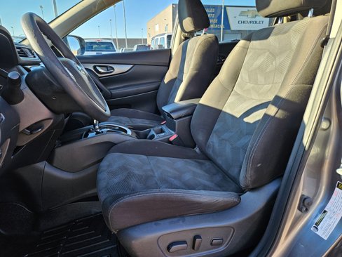 Used 2015 Nissan Rogue SV w/ SV Premium Package image 15