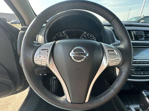 Used 2017 Nissan Altima 2.5 SL w/ Moonroof Package image 35