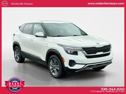 Used 2021 Kia Seltos LX image 8