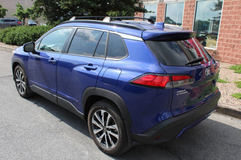 Used 2023 Toyota Corolla Cross XLE image 7