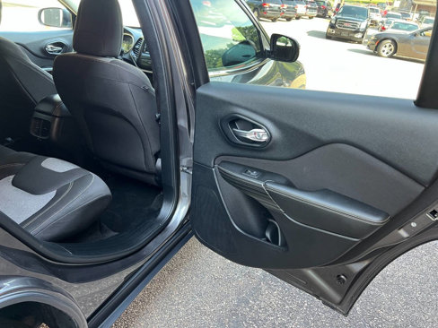 Used 2014 Jeep Cherokee Latitude image 18