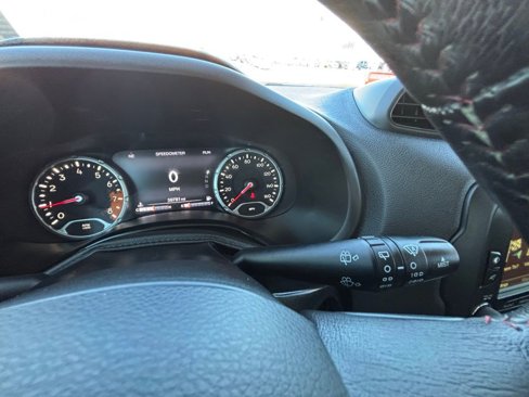 Used 2016 Jeep Renegade Trailhawk w/ Premium Trailhawk Package image 27