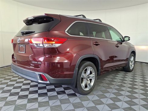 Used 2017 Toyota Highlander Limited image 10