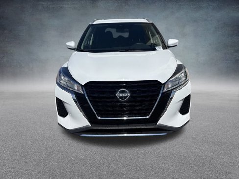 Used 2023 Nissan Kicks SV image 3