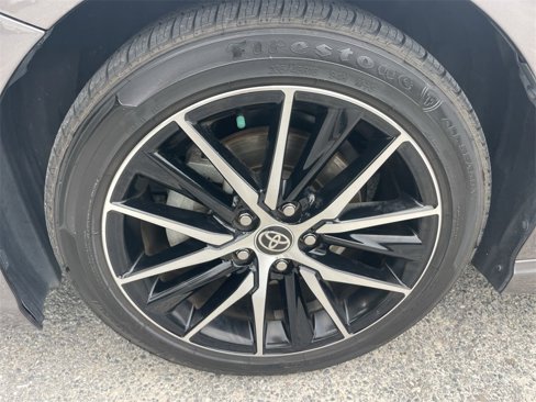 Used 2022 Toyota Camry SE image 2