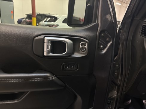 Used 2022 Jeep Wrangler Unlimited Sahara image 10
