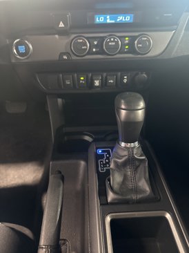 Used 2021 Toyota Tacoma TRD Sport image 43