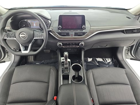Used 2023 Nissan Altima 2.5 SV image 9