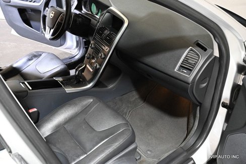 Used 2015 Volvo XC60 T6 Premier Plus image 14