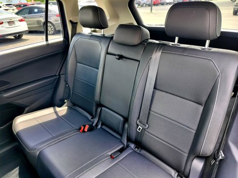 Used 2021 Volkswagen Tiguan SE R-Line image 26