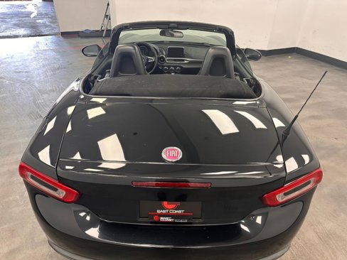 Used 2017 FIAT 124 Spider Classica image 4