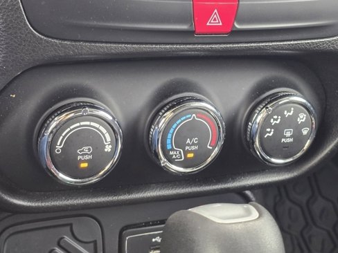 Used 2017 Jeep Renegade Sport w/ Power & Air Group image 30