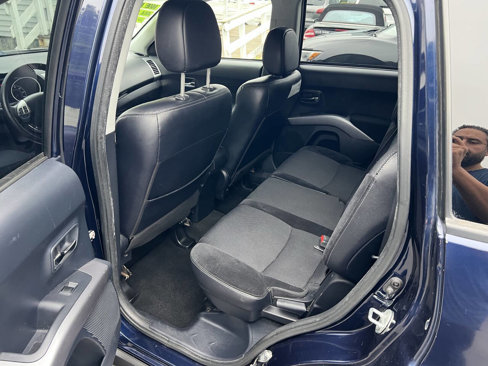 Used 2012 Mitsubishi Outlander SE image 20