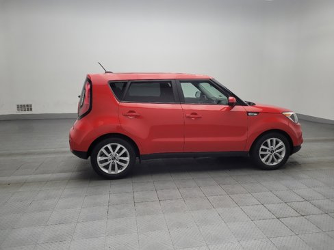 Used 2019 Kia Soul + image 10