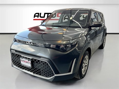 Used 2023 Kia Soul LX image 3