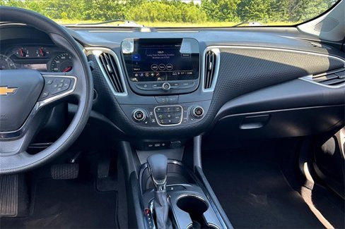 Used 2023 Chevrolet Malibu LT image 9
