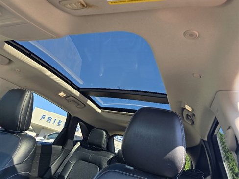Used 2020 Ford Escape Titanium w/ Titanium Premium Package 2.0 image 5