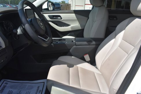 Used 2021 Nissan Rogue SV w/ Premium Package image 14