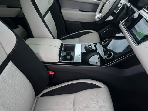 Used 2020 Land Rover Range Rover Velar R-Dynamic S image 24