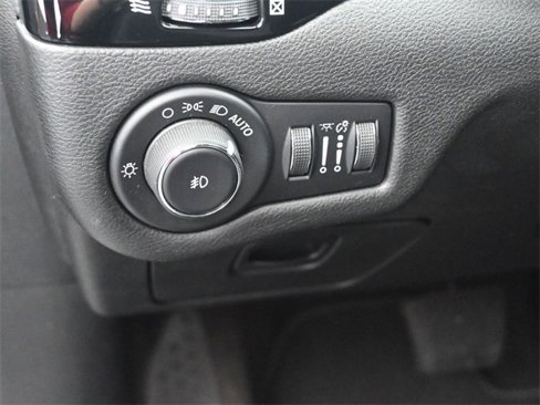 Used 2021 Jeep Cherokee Latitude Plus image 20