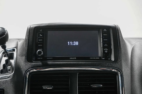 Used 2019 Dodge Grand Caravan SXT image 16