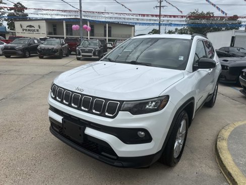Certified 2022 Jeep Compass Latitude image 3