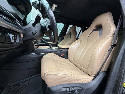 Used 2015 BMW X5 M image 13