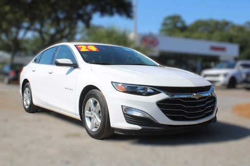 Used 2024 Chevrolet Malibu LS w/ Driver Confidence Package image 3